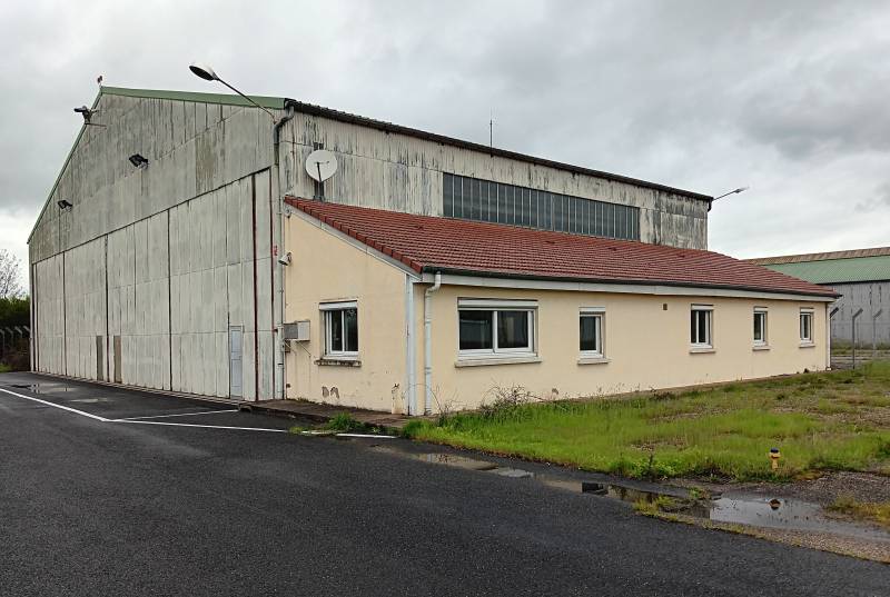 Le hangar d'Avnir Aviation à Saint-Étienne Andrézieux Bouthéon